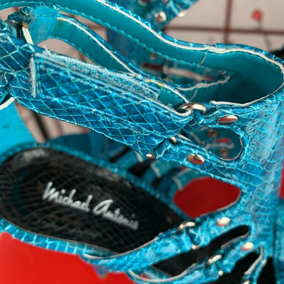 Michael Antonio Teal Faux Snakeskin strappy heels - Picture 4 of 5
